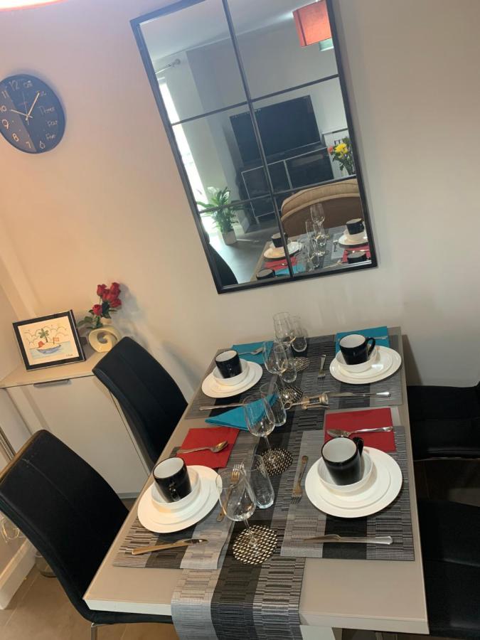 Aqua Dreams - Serviced Luxury Modern Belfast City Centre 2 Bed Apartment Exterior photo