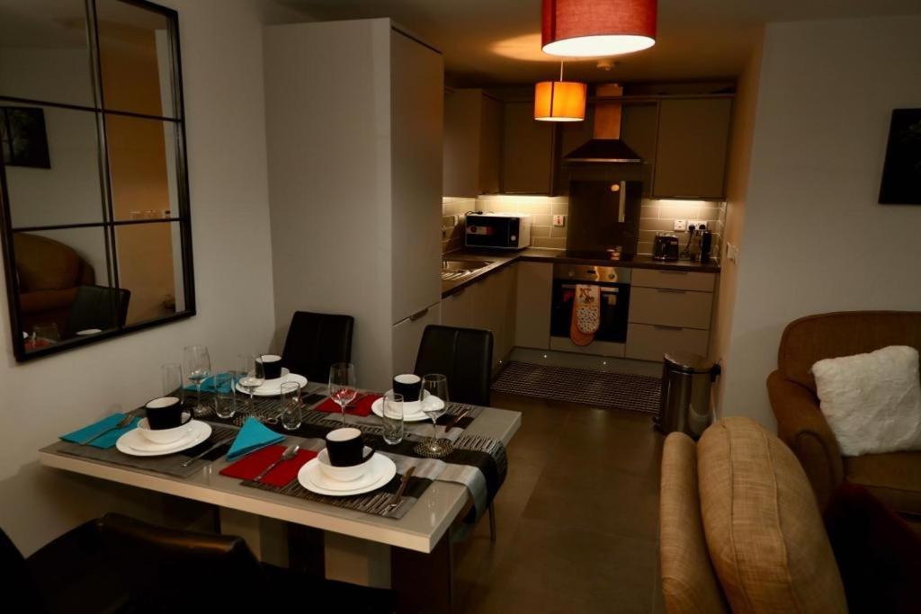 Aqua Dreams - Serviced Luxury Modern Belfast City Centre 2 Bed Apartment Exterior photo